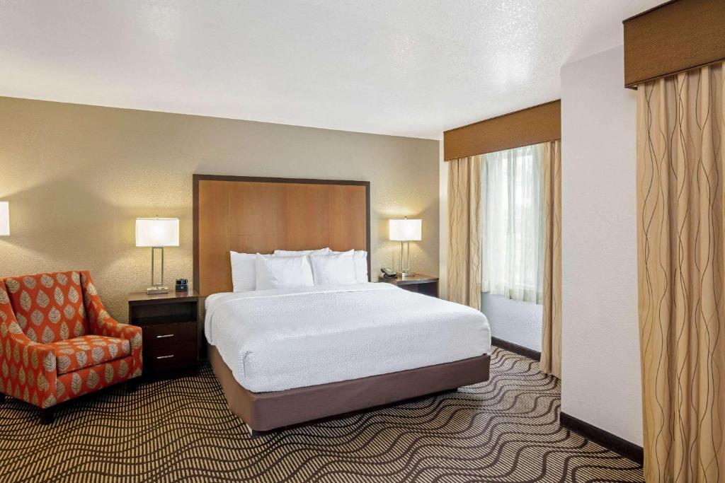 La Quinta Inn & Suites /Las Vegas Red Rock