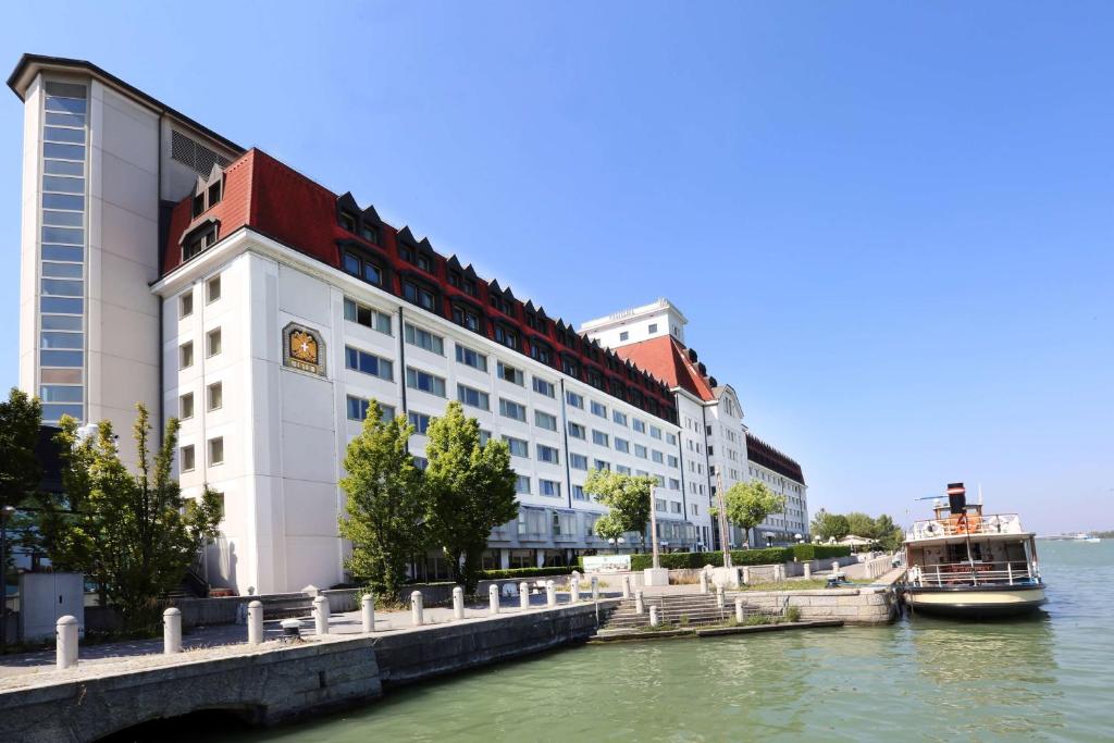 Hilton Vienna Danube Waterfront