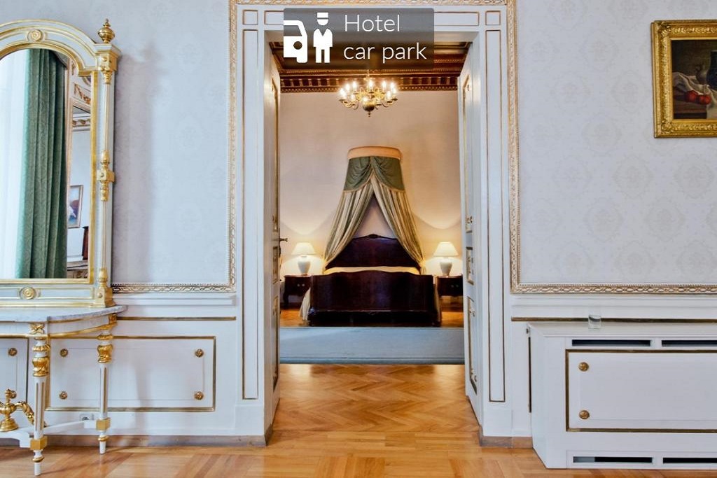 Grand Hotel