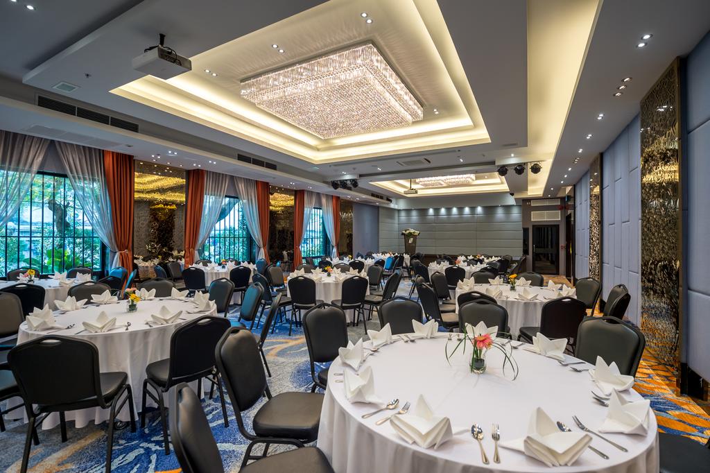 Nouvo City Hotel