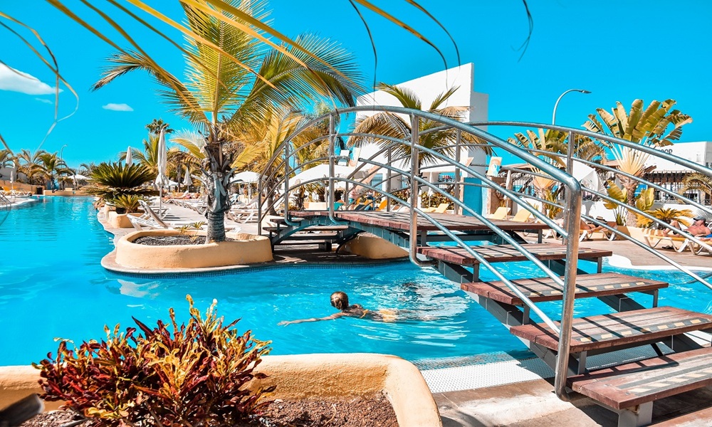 Paradise Park Fun Lifestyle Hotel