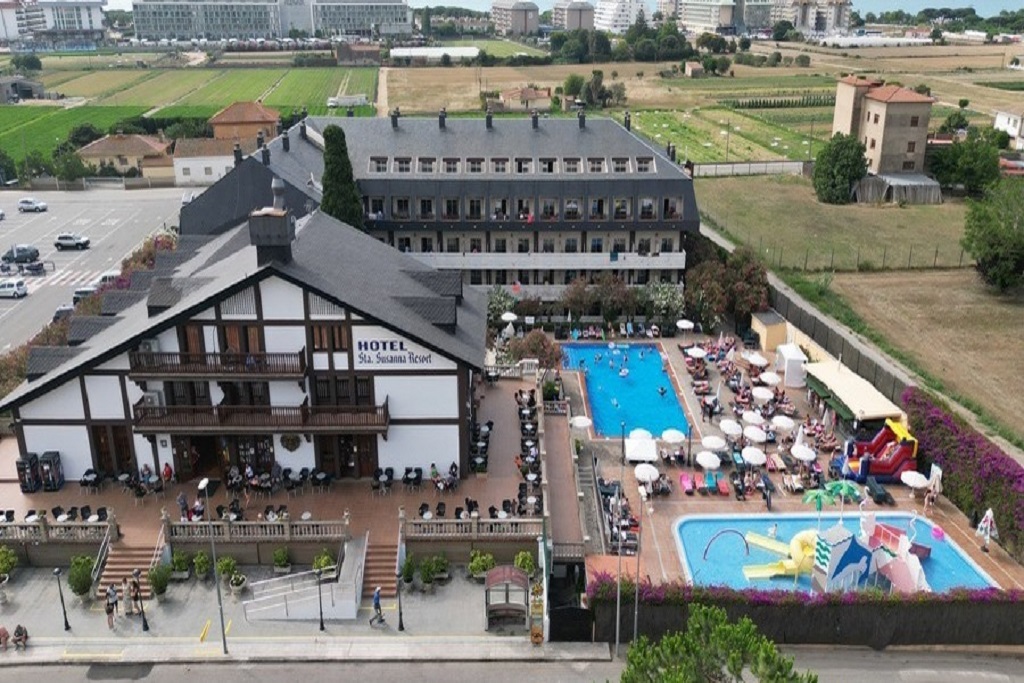 Santa Susanna Resort