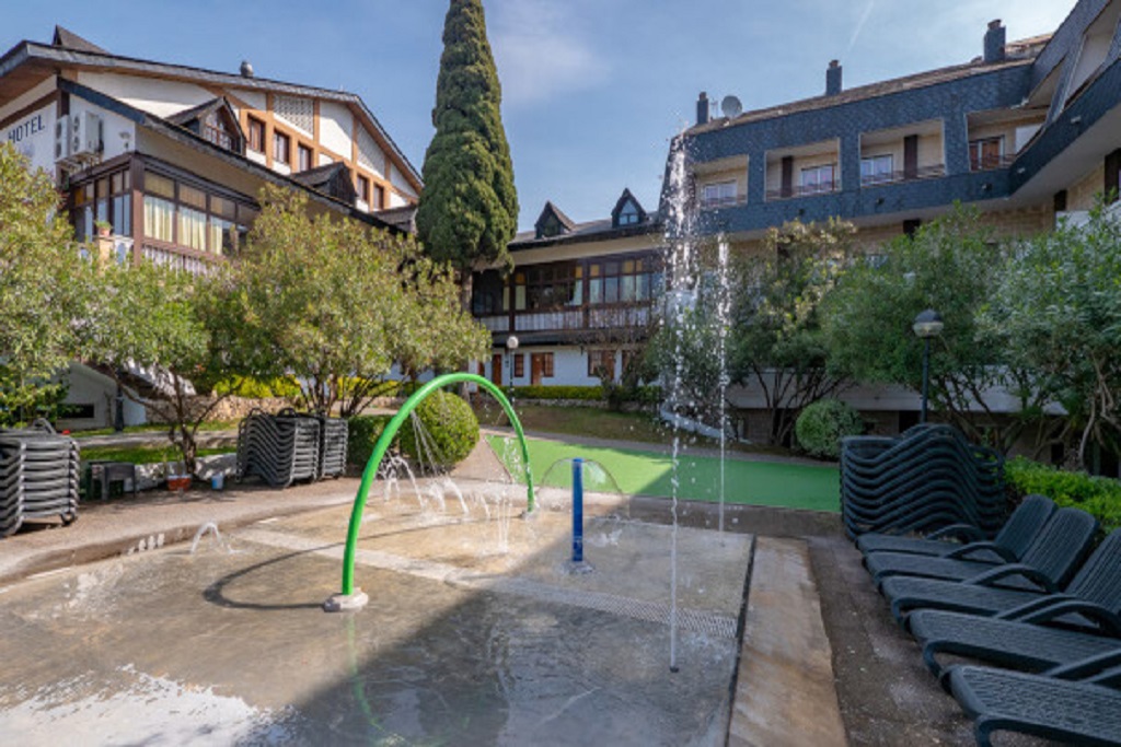 Santa Susanna Resort
