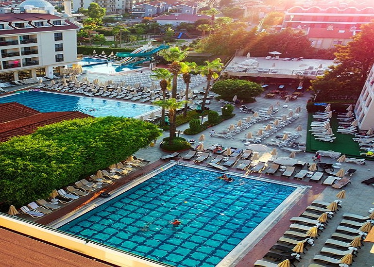 Julian Club Hotel